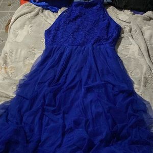 A long blue prom dress